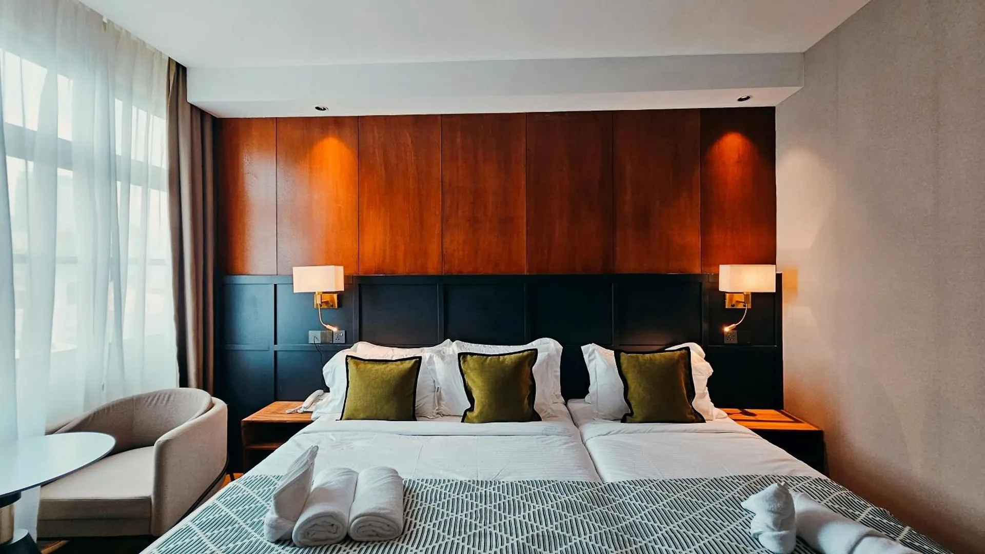 Moon Hotel George Town 4*,
