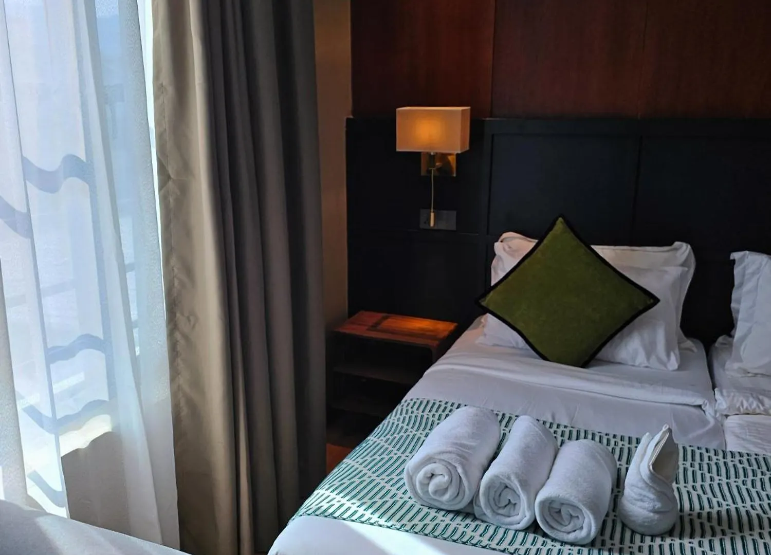 Moon Hotel George Town