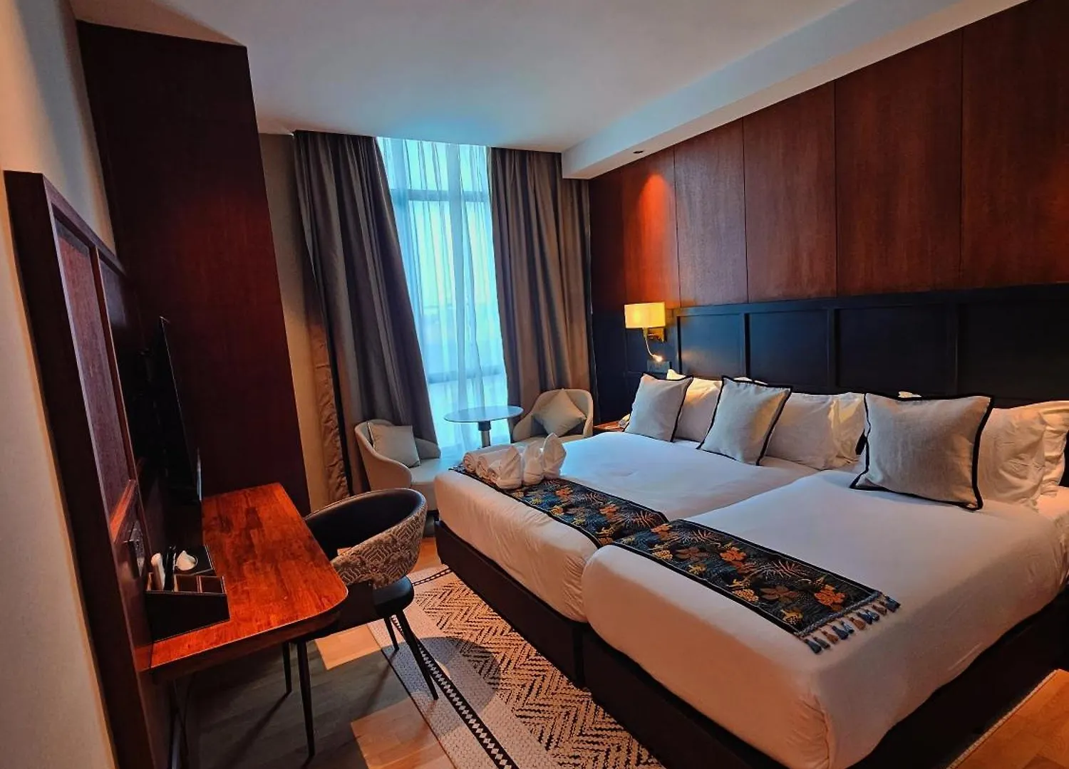 Moon Hotel George Town