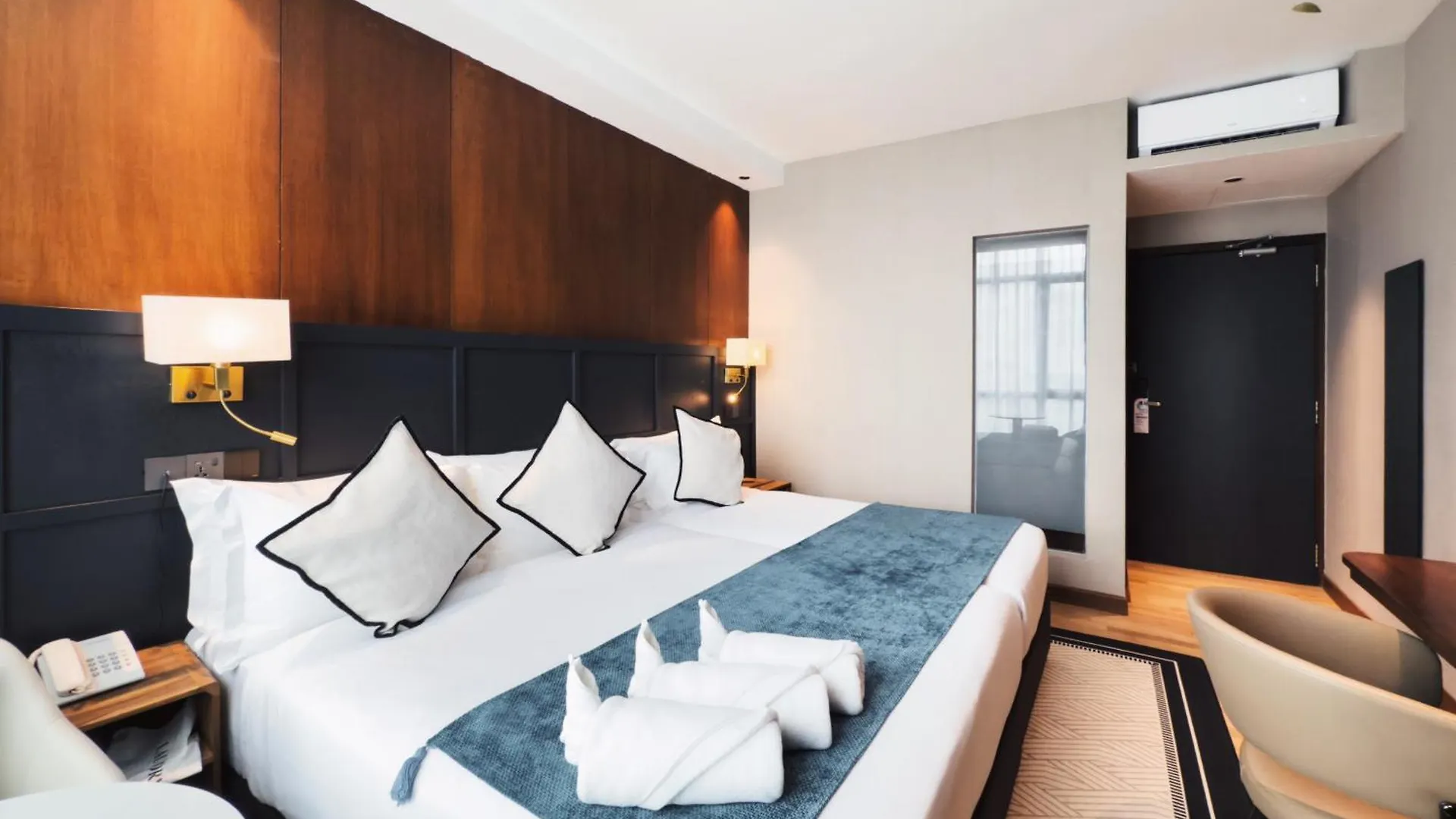 Moon Hotel George Town
