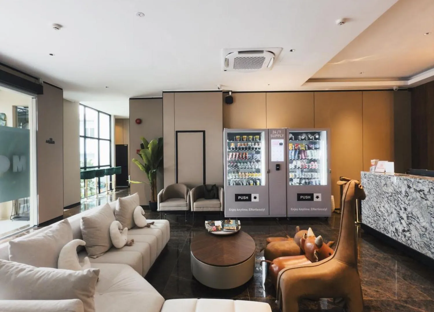 Moon Hotel George Town