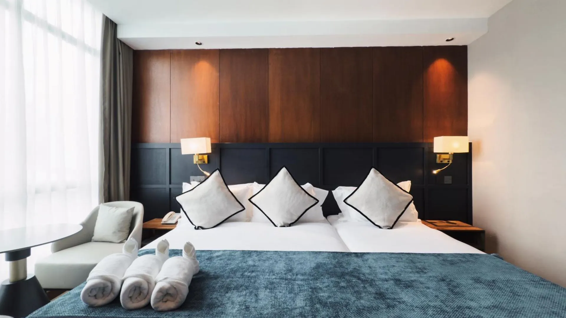 Moon Hotel George Town