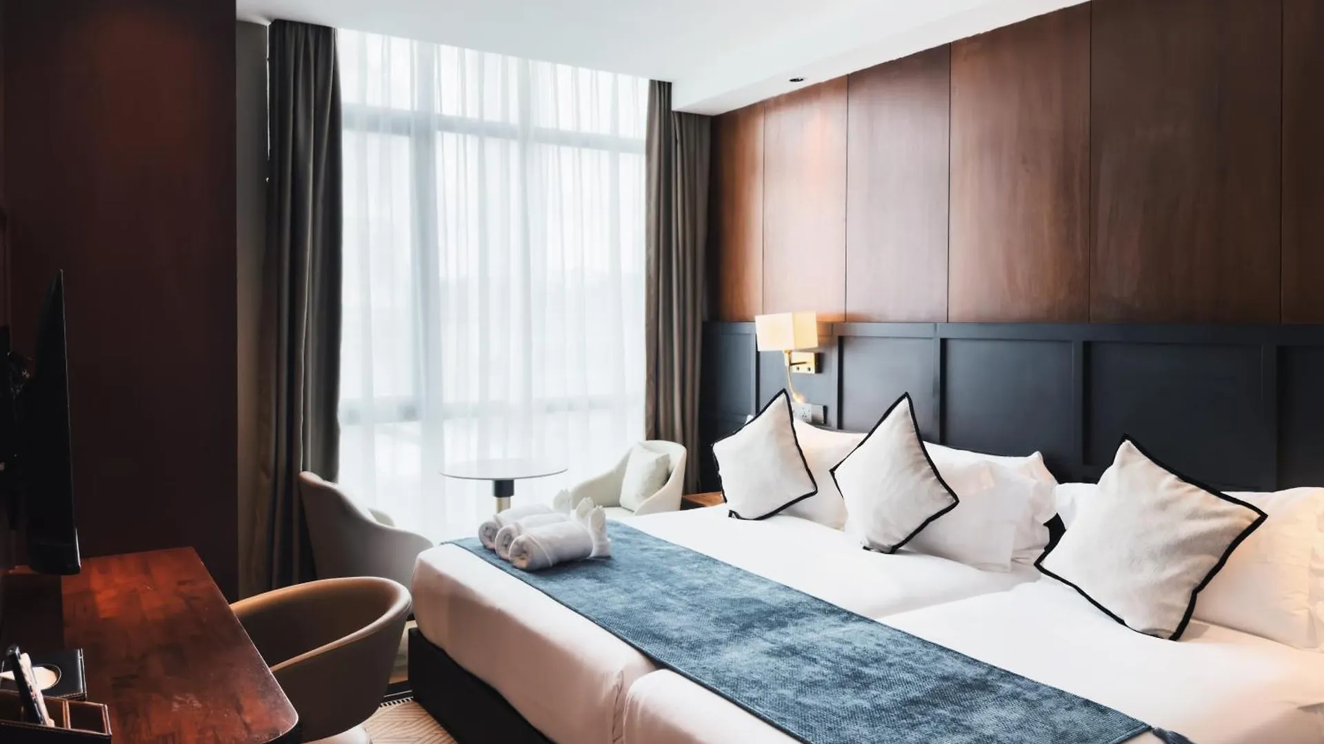 Moon Hotel George Town