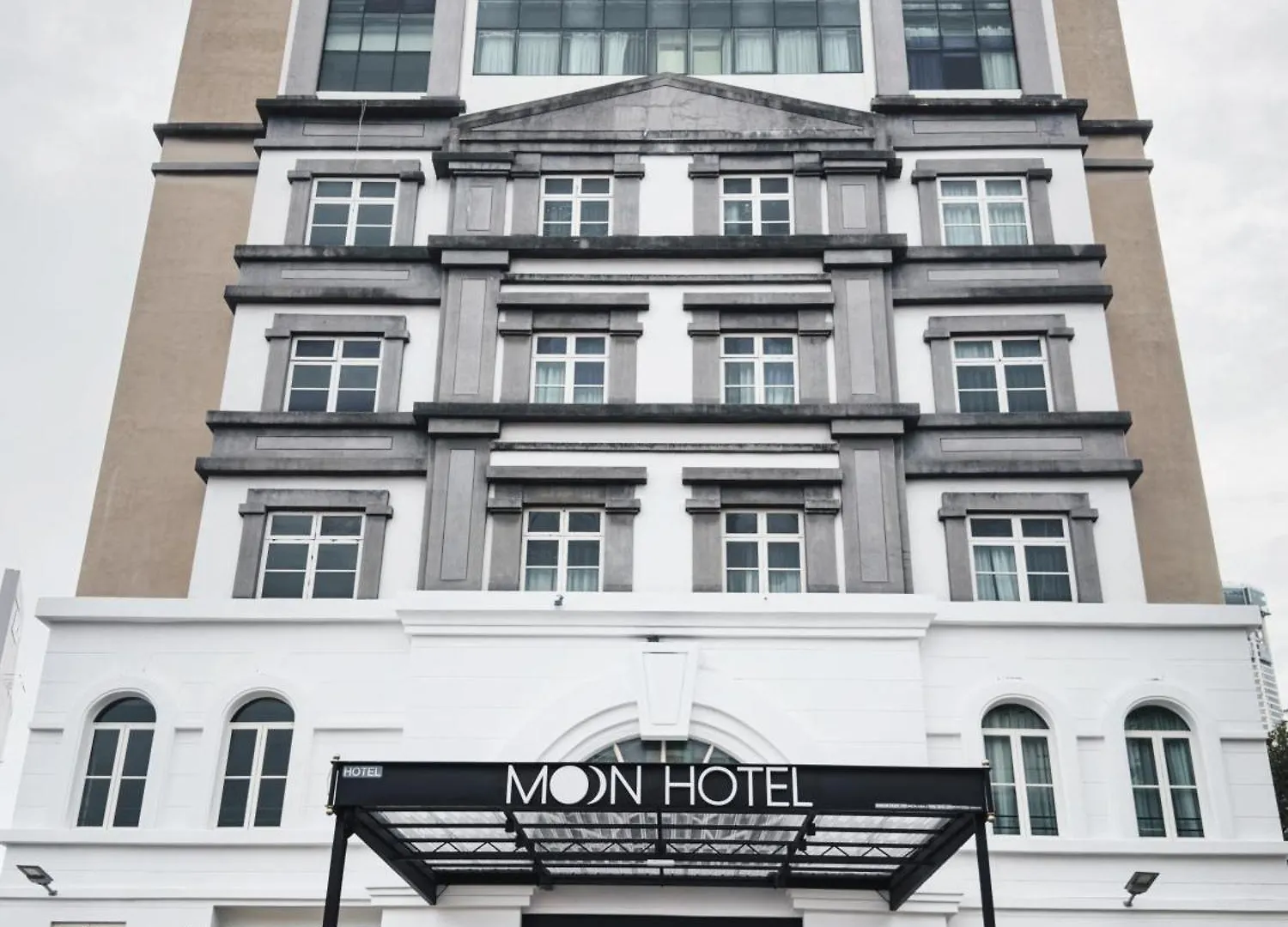 Moon Hotel George Town